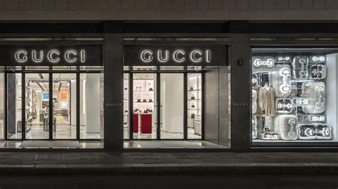 gucci milano via montenapoleone|gucci milan opening.